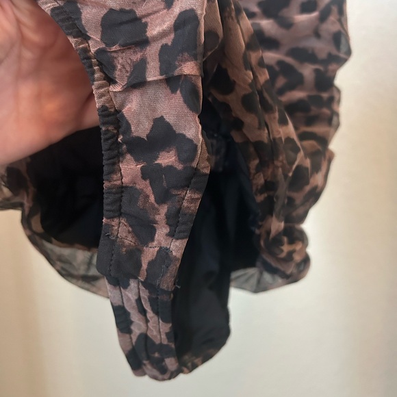 Leopard Print Ruched Bodysuit - Picture 5 of 8